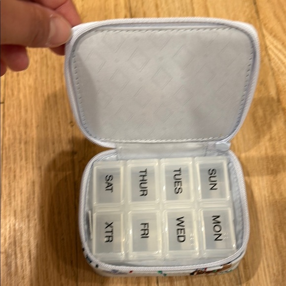 Vera Bradley Pill Organizer/Zipper Storage - Winter Pattern - Picture 2 of 4